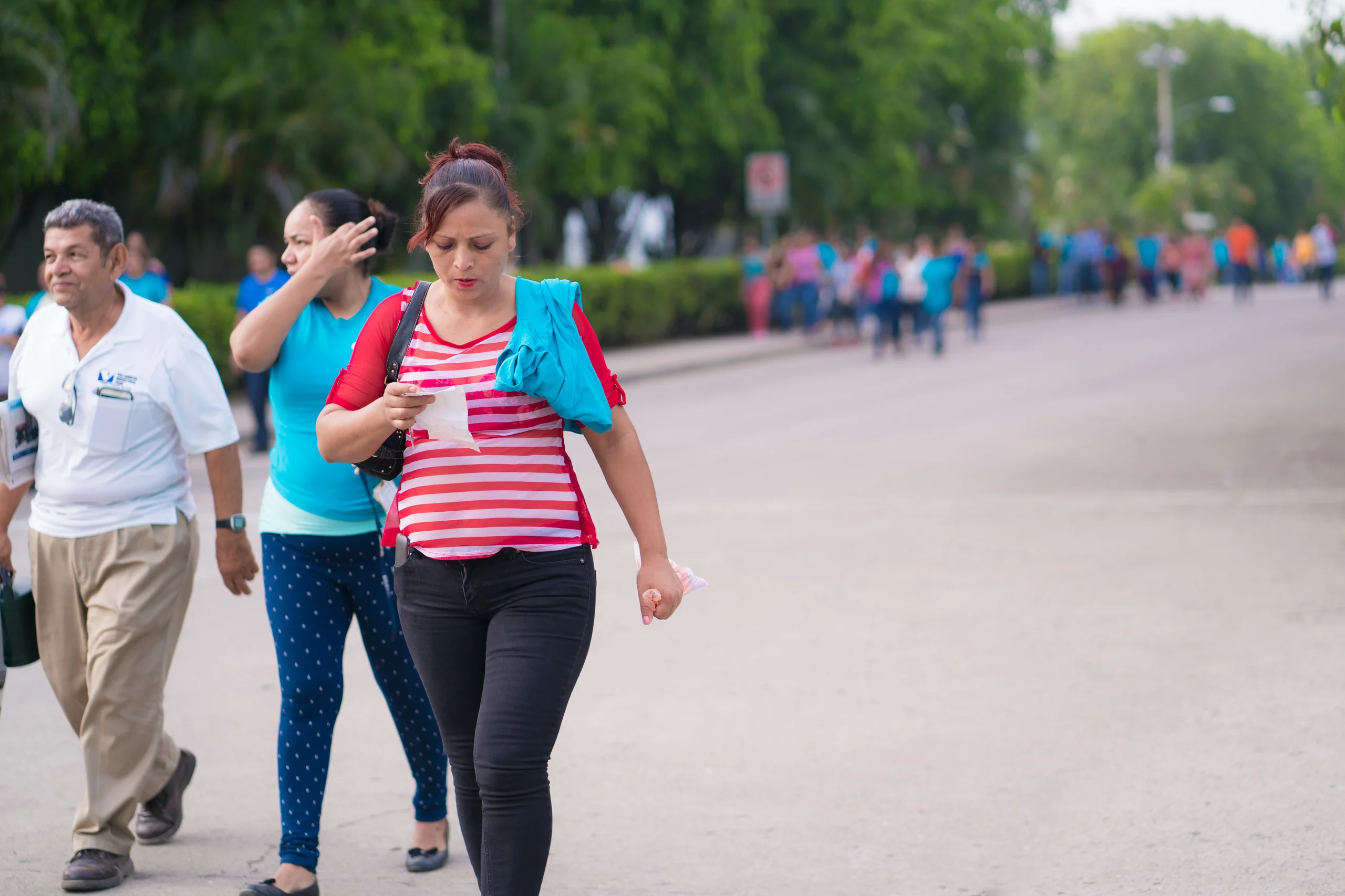 Colaboradores caminando
